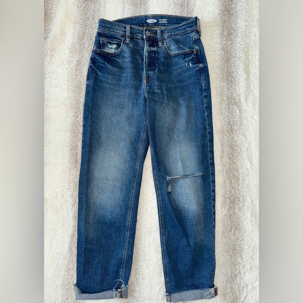 Old Navy Women’s Sky-Hi Straight Distressed Jeans